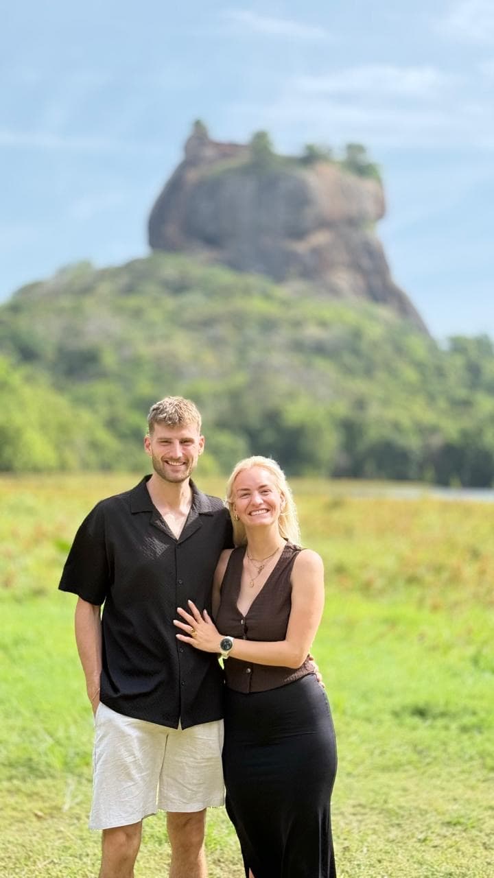Couple portrait in the field at Sigiriya rock